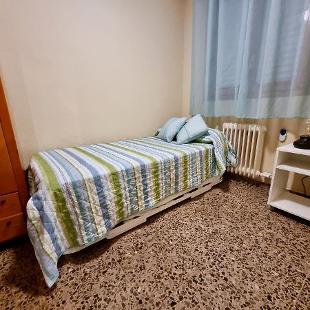 Apartamento Montse Сарагоса Екстер'єр фото